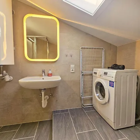 Old Town Modern Charm アパート